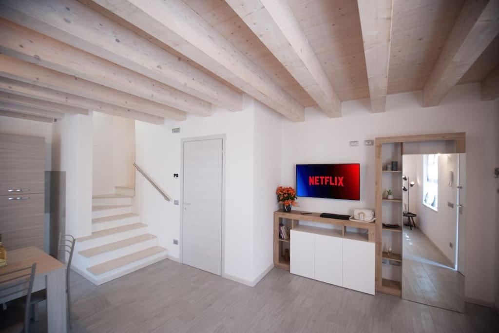 Apartamento Casa Gemma - Big Family House With Free Parking San Giovanni Lupatoto Exterior foto