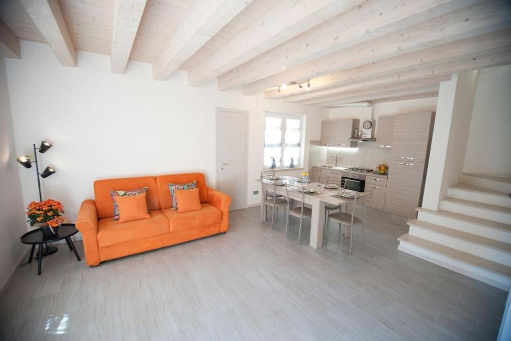 Apartamento Casa Gemma - Big Family House With Free Parking San Giovanni Lupatoto Exterior foto